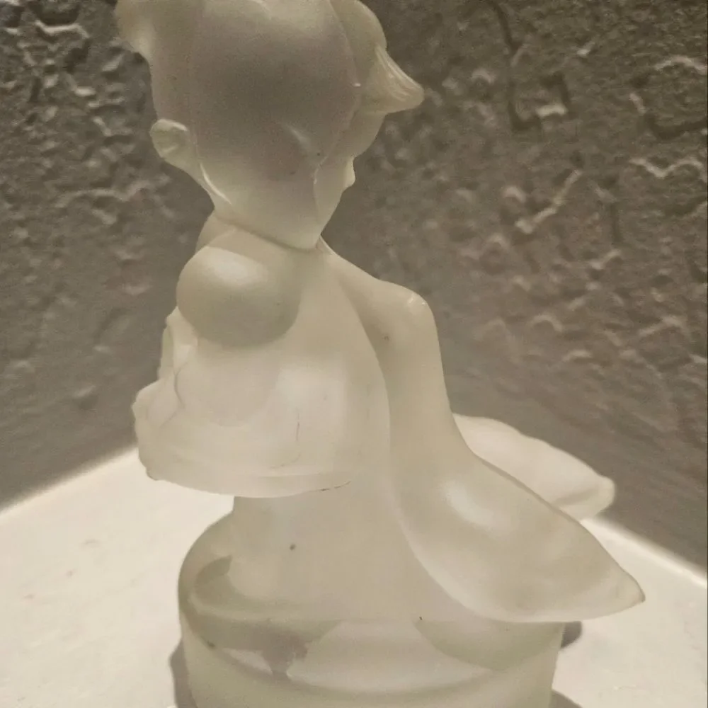 L.E. Smith Goose Girl Figurine for Hummel Frosted Glass 6